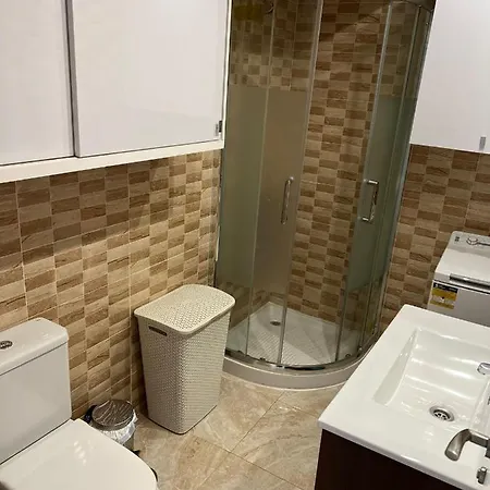 Eden Roc I, 4-1 Apartment *